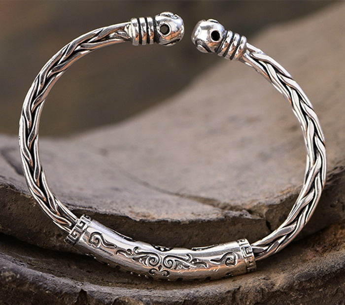 Spiritual energy bracelet with Tibetan mantra for mindfulness