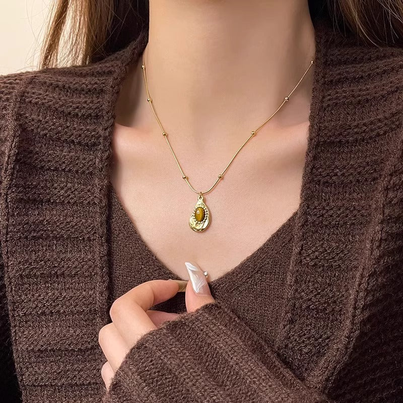 Natural Tiger’s Eye Pendant Necklace – Protective Stone for Focus & Confidence