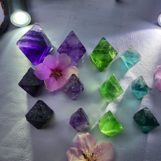Natural Rainbow Fluorite Octahedron Crystals – Raw Healing Stones for Energy Cleansing & Décor